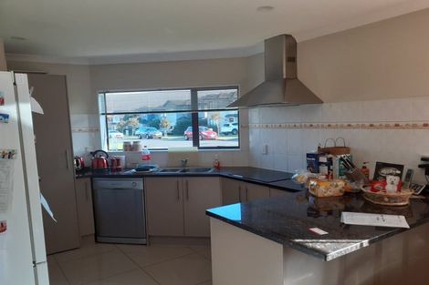 Photo of property in 51 Agapanthus Place, Flat Bush, Auckland, 2016