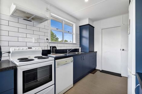 Photo of property in 6 Malone Place, Hawera, 4610