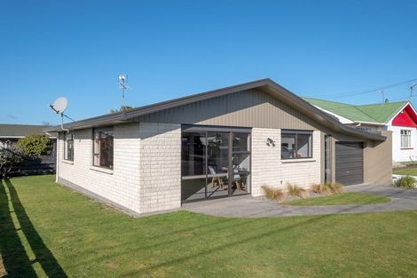 Photo of property in 24 Albion Street, Hawera, 4610