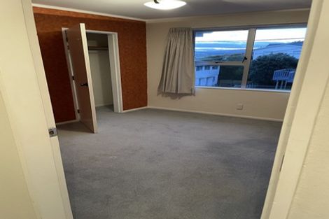 Photo of property in 1 Cyril Way, Paparangi, Wellington, 6037
