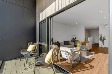 Photo of property in 8 Monstedt Terrace, Windsor Park, Auckland, 0632