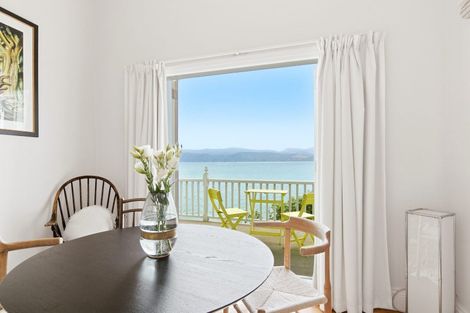 Photo of property in 427 Karaka Bay Road, Karaka Bays, Wellington, 6022