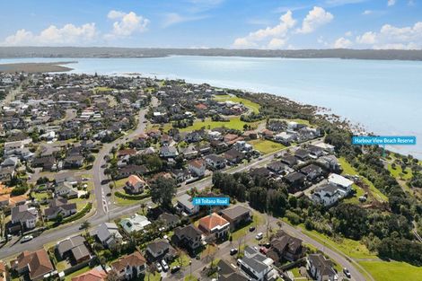 Photo of property in 18 Tollana Road, Te Atatu Peninsula, Auckland, 0610