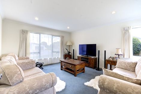 Photo of property in 43a Cairns Crescent, Rototuna, Hamilton, 3210