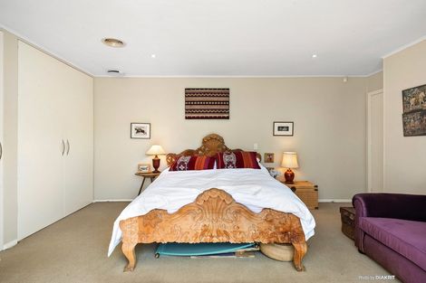 Photo of property in 18 Creswick Terrace, Northland, Wellington, 6012