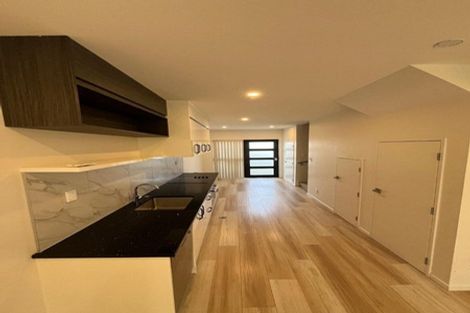 Photo of property in 7/148 Lincoln Road, Henderson, Auckland, 0610