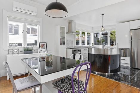 Photo of property in 4 Bowers Road, Glen Eden, Auckland, 0602