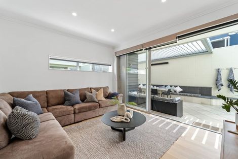 Photo of property in 33a Churchill Road, Murrays Bay, Auckland, 0630