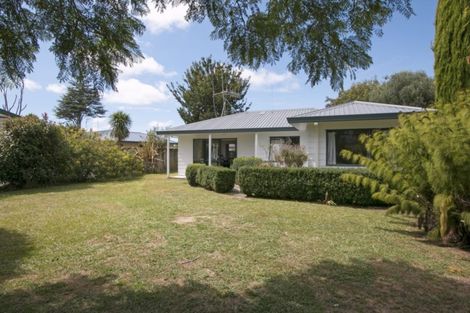 Photo of property in 4 Katterns Street, Katikati, 3129