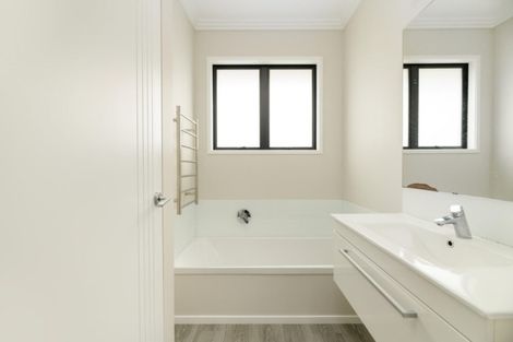 Photo of property in 4a Regent Street, Brookfield, Tauranga, 3110