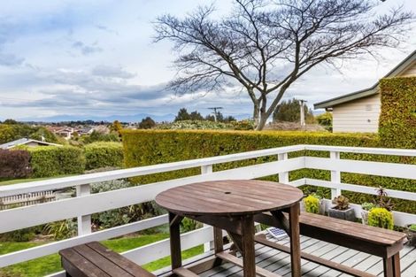 Photo of property in 10 Titoki Avenue, Waipahihi, Taupo, 3330