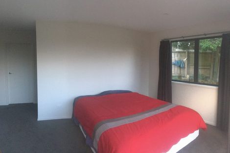 Photo of property in 29 Deverell Place, Northcross, Auckland, 0632