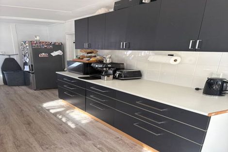 Photo of property in 1/144a Mcleod Road, Te Atatu South, Auckland, 0610