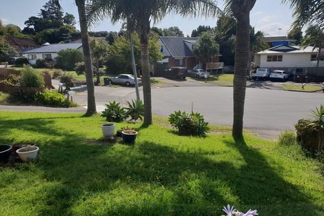 Photo of property in 16 Lowburn Place, Clover Park, Auckland, 2019