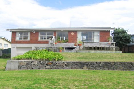 Photo of property in 203 Beverley Terrace, Whangamata, 3620