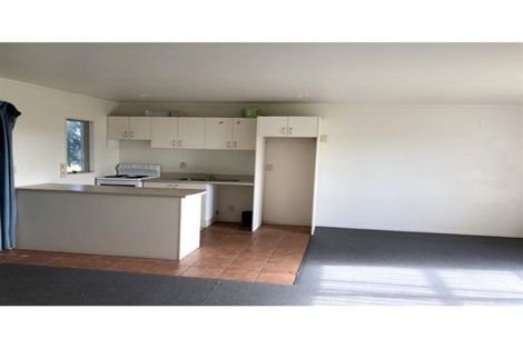 Photo of property in 15 Lockington Avenue, Henderson, Auckland, 0612