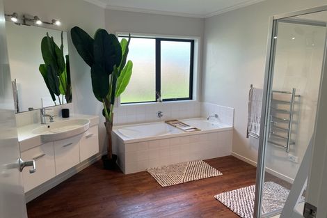 Photo of property in 326 Paraite Road, Paraite, New Plymouth, 4373