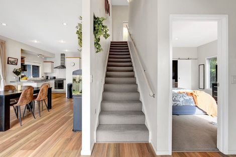 Photo of property in 10 Caledonia Place, Highlands Park, New Plymouth, 4312