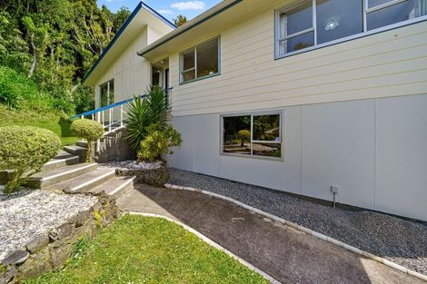 Photo of property in 18 Westhaven Drive, Tawa, Wellington, 5028