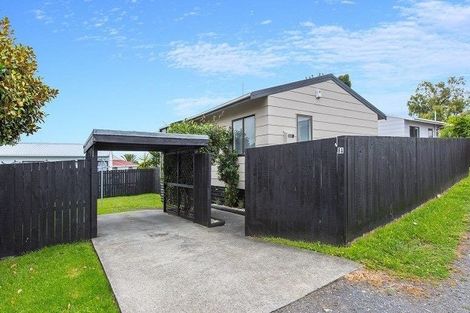 Photo of property in 1/8 Maplesden Drive, Clendon Park, Auckland, 2103