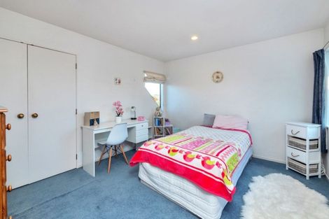 Photo of property in 93a Sturges Road, Henderson, Auckland, 0612