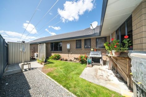 Photo of property in 53 Geneva Terrace, Kelvin Grove, Palmerston North, 4414