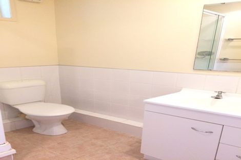 Photo of property in 1/179 Carlisle Road, Northcross, Auckland, 0632