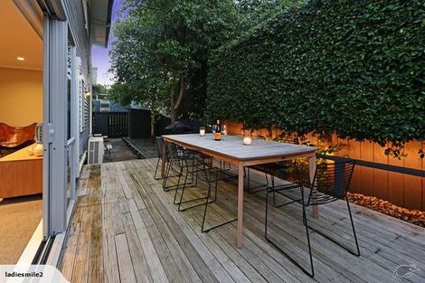 Photo of property in 69a Barrack Road, Mount Wellington, Auckland, 1060