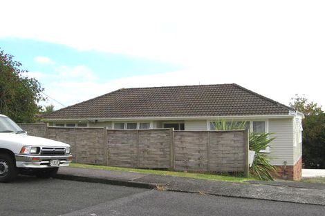 Photo of property in 11a Barron Drive, Green Bay, Auckland, 0604