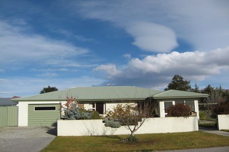 Photo of property in 1 Kirtle Place, Cromwell, 9310