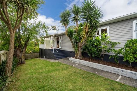 Photo of property in 19 Lanigan Street, Birkdale, Auckland, 0626