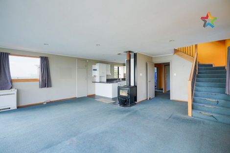 Photo of property in 14 Marine Parade, Bluff, 9814