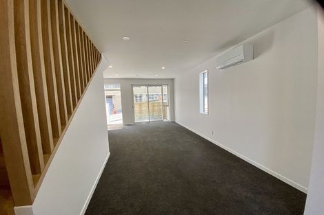 Photo of property in 2/30 Pirie Street, Mount Victoria, Wellington, 6011
