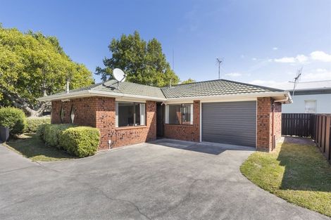 Photo of property in 9 Rolleston Street, Hokowhitu, Palmerston North, 4410