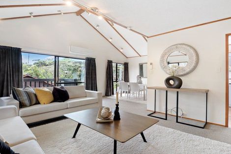 Photo of property in 2/16 Waratah Street, Birkenhead, Auckland, 0626