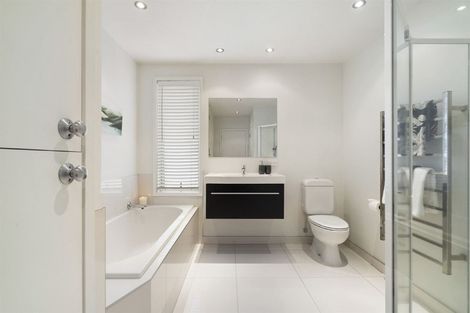 Photo of property in 1/48 Hart Road, Hauraki, Auckland, 0622