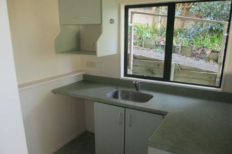 Photo of property in 12a Kiteroa Terrace, Rothesay Bay, Auckland, 0630