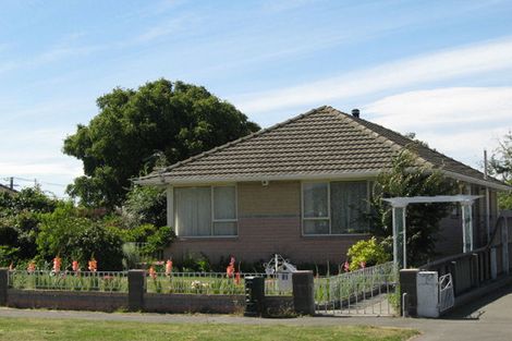 Photo of property in 10 Walcot Street, Bromley, Christchurch, 8062