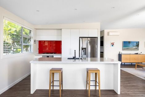 Photo of property in 60 Karewa Parade, Papamoa Beach, Papamoa, 3118