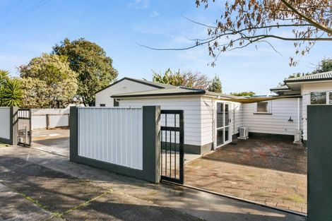 Photo of property in 2 Emily Street, Riverdale, Gisborne, 4010