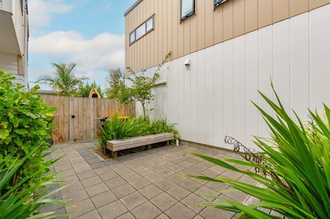 Photo of property in 4/122 Pooks Road, Ranui, Auckland, 0612