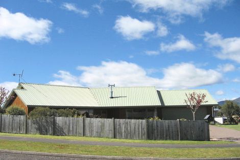 Photo of property in 9 Amoroa Place, Acacia Bay, Taupo, 3330