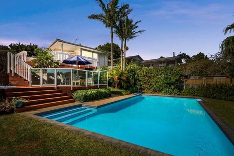 Photo of property in 103 Matipo Road, Mairangi Bay, Auckland, 0630