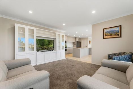 Photo of property in 16 Vantage Place, Omokoroa, 3114