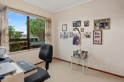 Photo of property in 2/2 Law Street, Torbay, Auckland, 0630