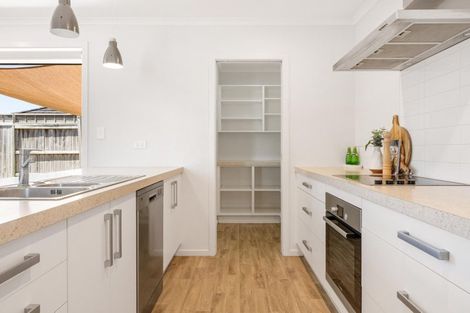 Photo of property in 15 Piata Street, Papamoa Beach, Papamoa, 3118