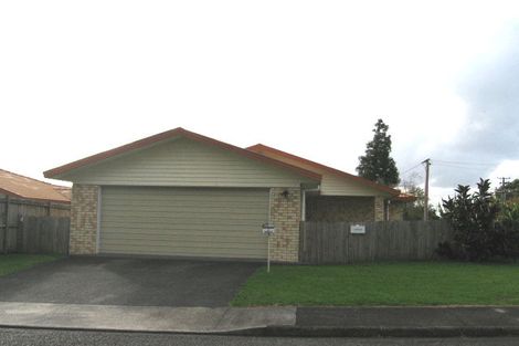 Photo of property in 1a Thomas Rea Place, Te Atatu South, Auckland, 0610
