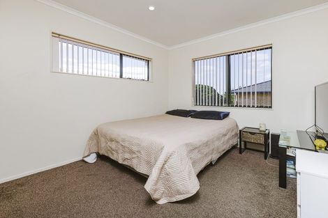 Photo of property in 17 Reyland Close, Weymouth, Auckland, 2103