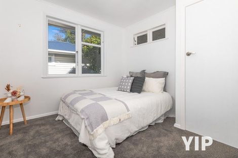 Photo of property in 106 Ruskin Road, Newlands, Wellington, 6037