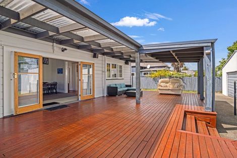 Photo of property in 11 Hurworth Place, College Estate, Whanganui, 4500